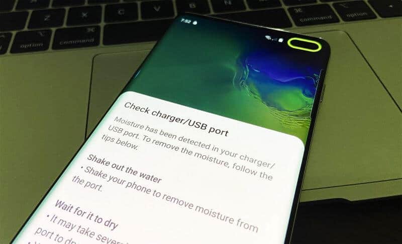 galaxy s10 wont charge moisture detected